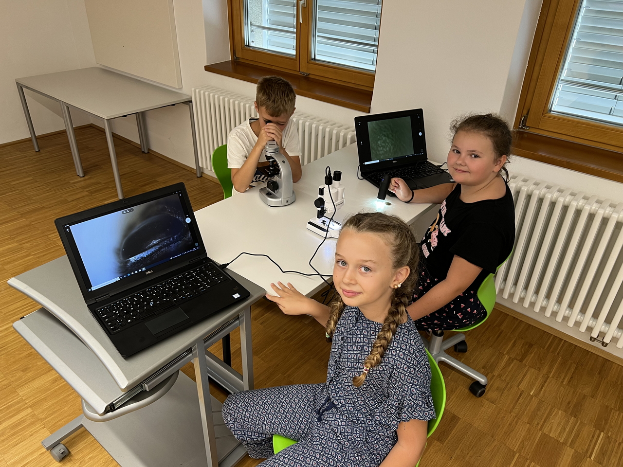 Laptops für die Volkschule - Sponsoring Firma Has To Be