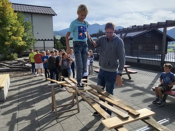 Brücken bauen, Lernen und Staunen (4a)