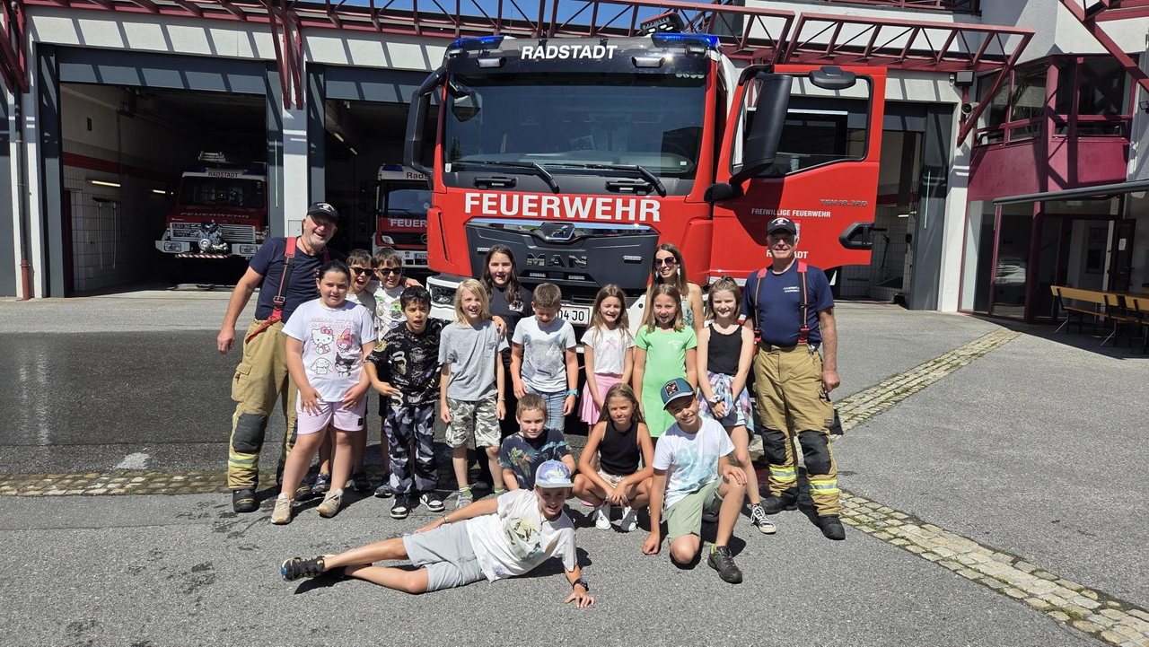 Wasser marsch! – Ein Besuch bei der Feuerwehr (3.Kl.)