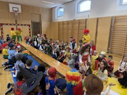 100_fasching